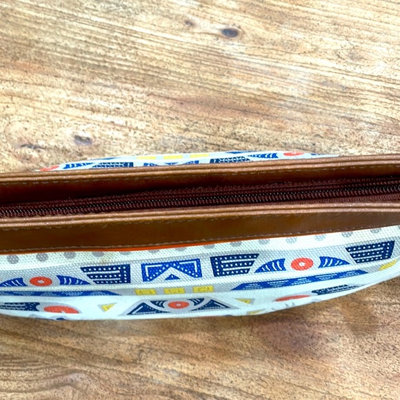 Versatile Cotton Clutch by French Connection. - Picture 3 of 10